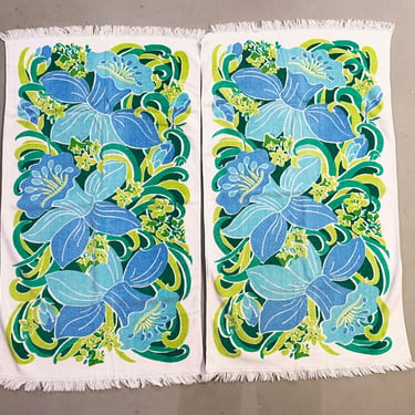 Vintage Pierre Cardin Bath Towels Set of 2 Bathroom Decor Blue Foral Flowers Green Aqua Towel Fieldcrest 70s 1970s 