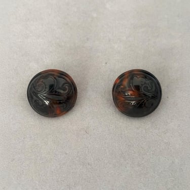 1980s Brown Tortoise Lucite Button Clip-On Earrings by Trifari | 80s Vintage Round Floral Engraved Clip On Earrings 