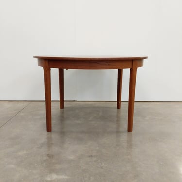 Vintage Danish Mid Century Modern Teak Extendable Dining Table 