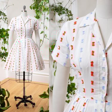 Vintage 1950s Shirt Dress | 50s Fringed Geometric White Cotton Button Down Fit and Flare Swing Shirtwaist Day Dress | small 
