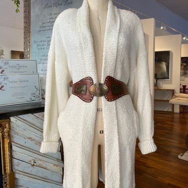 1980s cardigan, ivory boucle, vintage sweater, oversized, padded shoulders, size large, minimalist style, pockets, le Chois, acrylic knit 