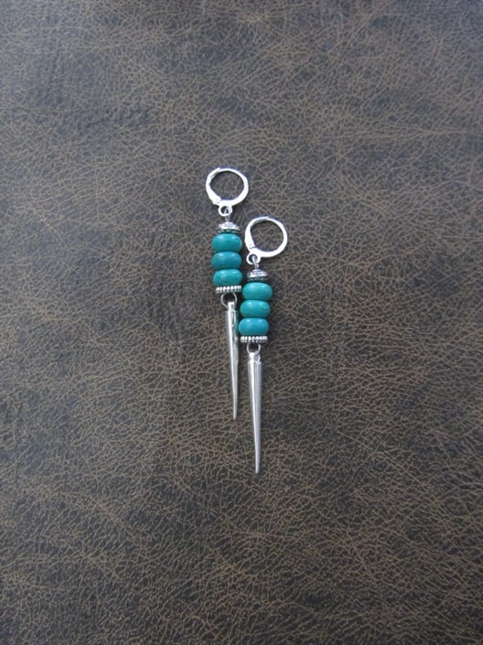 Unique spike and green stone earrings silver 