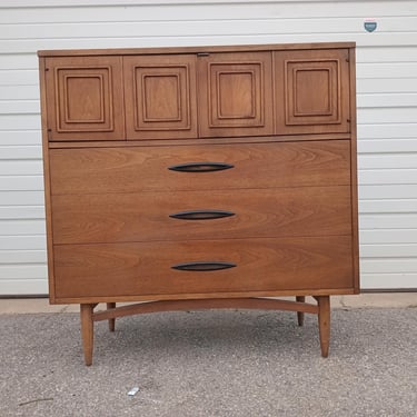 Mid-Century Modern Broyhill Premier Sculptra Tall Dresser/Chest of Drawers 