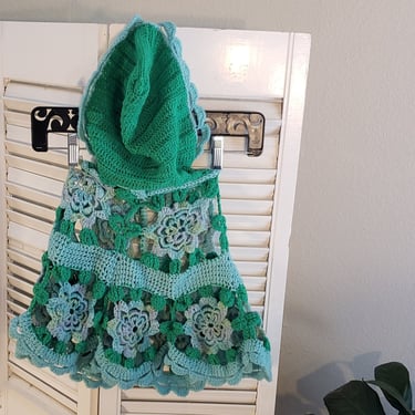 Vintage 60s Hand Crocheted Hooded Childs Cape/Poncho 