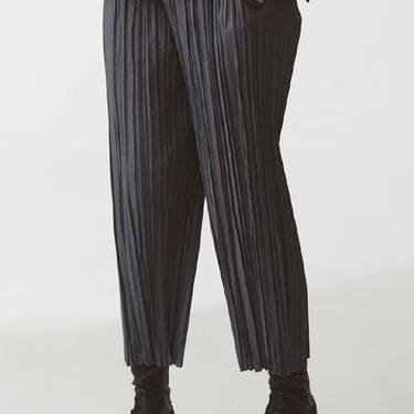 Tapered Leg Pleated Trousers in BLACK Only