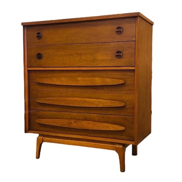 Free Shipping Within Continental US - Vintage Mid Century Modern Walnut 4 Drawer Dresser Dovetailed Drawers with Solid Wood Drawer Pulls 