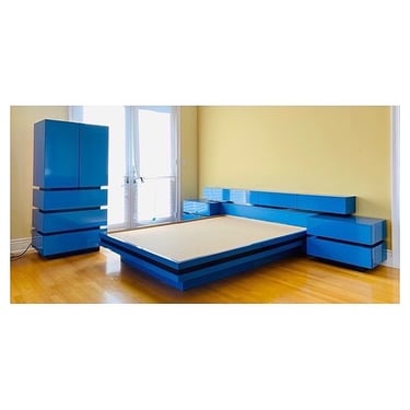 (AVAILABLE) Vintage Post Modern Electric Blue Memphis/Pop Art Queen Platform Bed + Nightstands