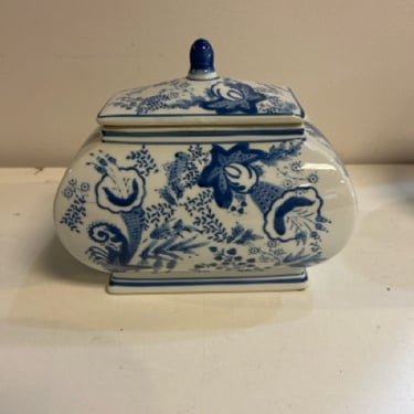 Oblong Blue Chinoiserie Ginger Jar