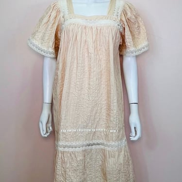 Vtg 70s Mexican pale peach pleated cotton flutter sleeve midi dress 