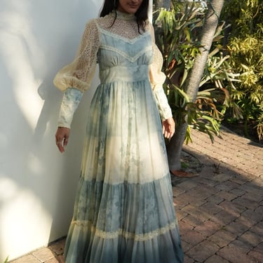 1970's Gunne Sax Dress / Blue Flowers and Cream Lace Dress with Puffy sheer Sleeves / 1970's Prairie Dress / Festival Dress / Cottagecore 