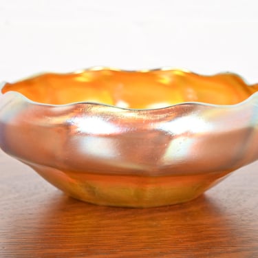 Louis Comfort Tiffany Favrile Iridescent Art Glass Bowl With Scalloped Edge