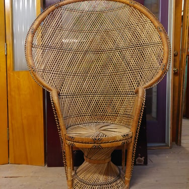 Peacock Chair 43 x 59