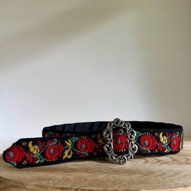 Handmade Vintage Lise's Lids Colorado USA Made Red Folk Floral Wrap Belt - M 