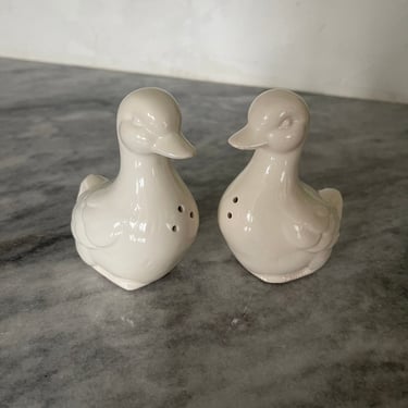 Vintage Ceramic Ducks Salt and Pepper Shakers 