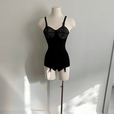 Flexnit merry widow black knit/lace with garters-size XS/S (marked 34B) 