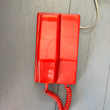 101482545 - Red Button Phone - NORTEL - GLAM - DECOR