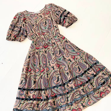 1970s Albert Nipon Paisley Print Dress with Ribbon Trim 