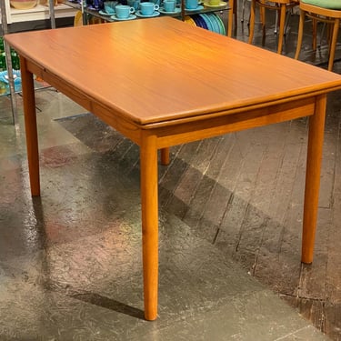 Danish Modern Surfboard Teak Draw Leaf Extension Dining Table, C.1960s - *Please ask for a shipping quote before you buy. 