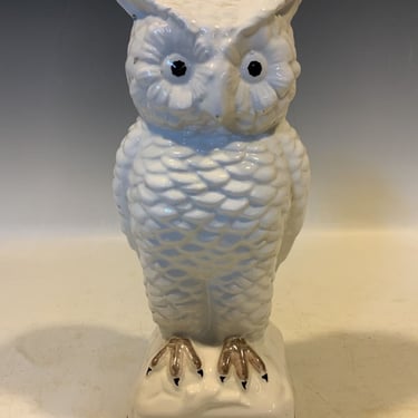 White ceramic Owl Figuring Made In Italy, adorable shelf decor, nursery decor, 