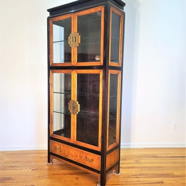 Vintage Century Furniture Chin Hua Hutch / Display Cabinet 