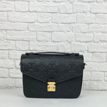 Louis Vuitton Pochette Métis , Black