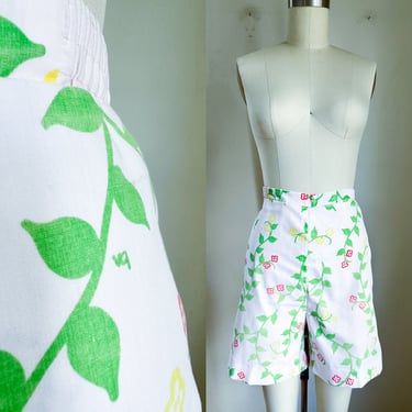 Vintage 1970s Vested Gentress Floral Shorts / 29