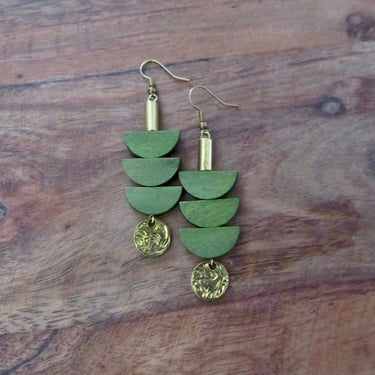 Wood and gold mid century modern earrings, unique pagoda earrings, green 