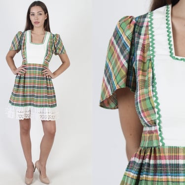 Bright Western Prairiecore Dress, 70's Plaid Apron Style Mini, Vintage Seventies Eyelet Lace Trim, Cute Colorful Ric Rac Short Dress 