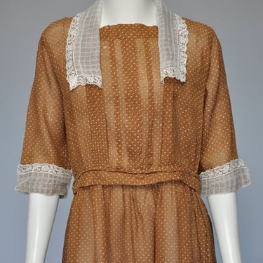 1910s Brown Swiss Dot Dress w/ Lace Details S/M 