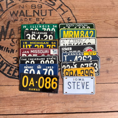 Vintage 1950s & 1970s Souvenir and Cereal Box License Plates 