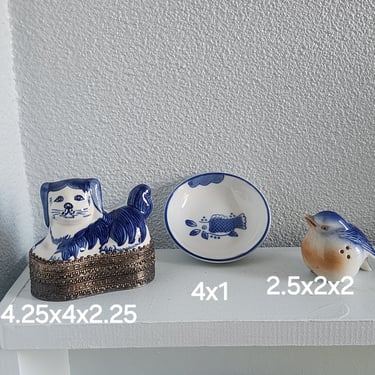 Set of 3 Blue and White Collectibles Cat Trinket Box Bluebird Shaker Small round ring dish 