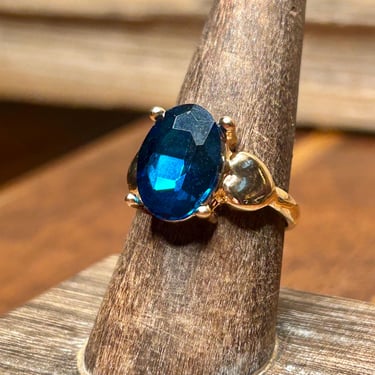 Vintage Faceted Glass Blue Stone Ring Deep Blue Gold Tone Retro Fashion Jewelry 