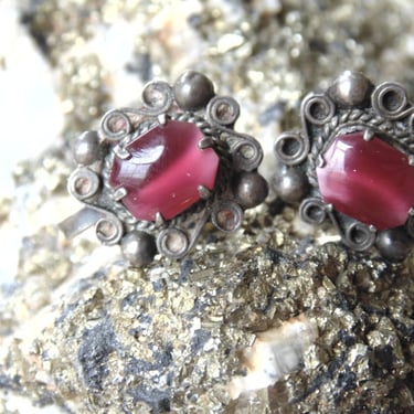 Vintage Mexico Silver Pink / Red Stone Screw Back Earrings 