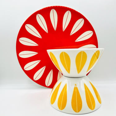 Dansk Discontinued The Burbs Collection Melamine Yellow and Marigold Lotus Retro Style All Purpose Bowls and Plate by LeChalet