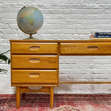 SCULPTED Mid Century Modern OAK DESK, c. 1960’s 