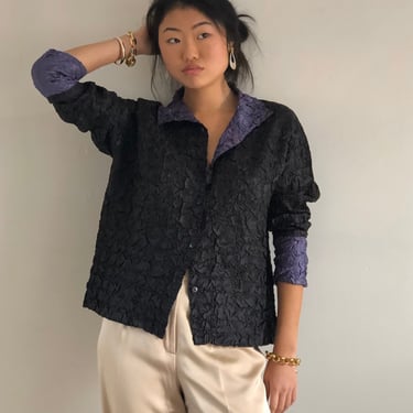 90s popcorn blouse top jacket / vintage black + lavender reversible scrunchy crinkled plissé long sleeve button front blouse blazer jacket 