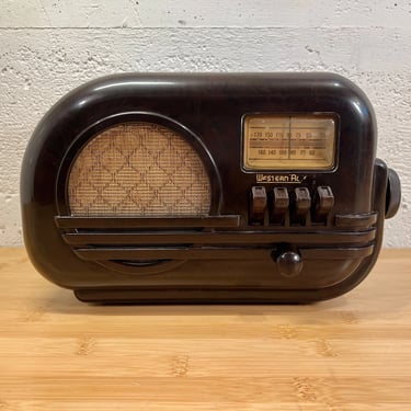 1939 Western Royal AM Radio, Elec Restored, Art Deco Bakelite Case 