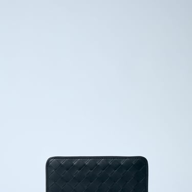 Bottega Veneta Men Intrecciato Leather Zip-Around Wallet