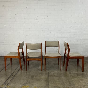 Minimal Teak dining chairs-set of four 