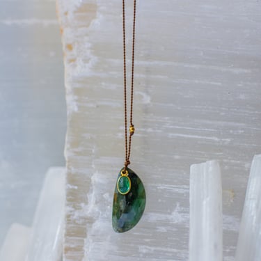 18k Gold and Emerald Necklace