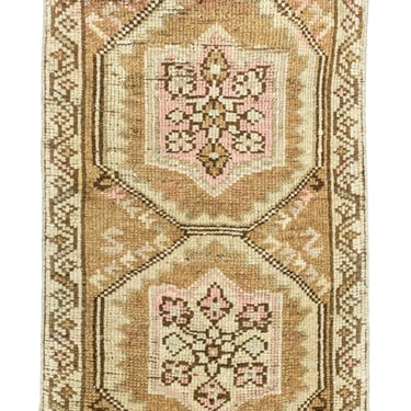 Vintage Turkish Mini Rug No. 653 | 1'8 x 3'