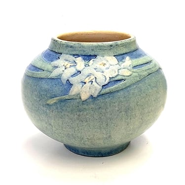 Newcomb College Arts and Craft Pottery 