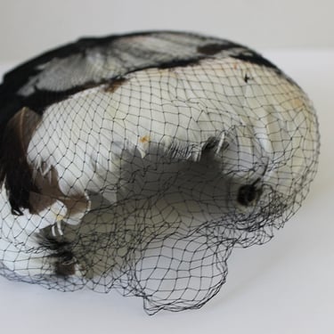 1950s Feather Hat / Vintage 50s Black White Blue Skull Cap Hat with Velvet Bow / One Size / FREE Shipping 