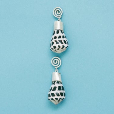 No. 009 Black and White Shell Earrings in Silver