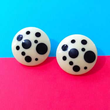 Fun Vintage Off-White & Black Dots Round Earrings 
