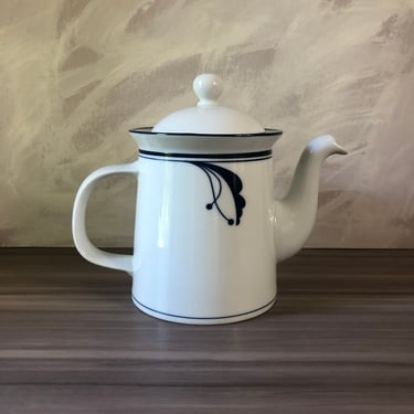 Vintage Ceramic Dansk Flora Bayberry Blue White Coffee Pot Made in Japan, Dansk, Dansk NR Japan, Blue White Porcelain Dansk Coffee Pot 