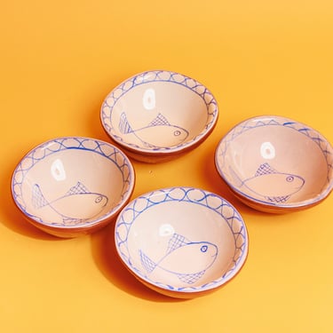Set of 4 70s Blue Fish Painted Handmade Serving Bowls Vintage Ceramic Terracota Novelty Small Bowls 