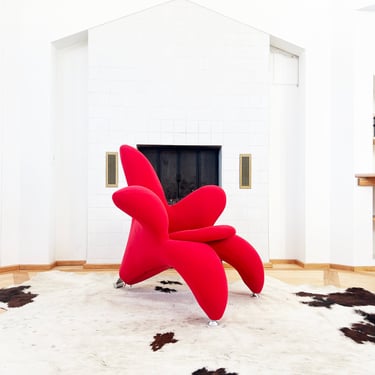 Red Post Modern 90s Getsuen Lily Flower Chair Designed by Masonaria Umeda Edra 