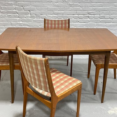 Mid Century Modern WALNUT DINING TABLE, c. 1960's 