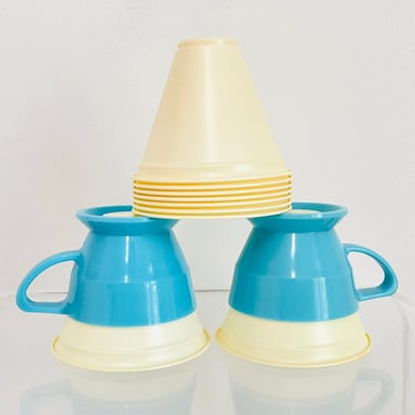 Vintage 1970s Retro Cozy Cups Aqua Blue Plastic Holders and Solo Inserts Coffee Travel Camping Outdoors Disposable 